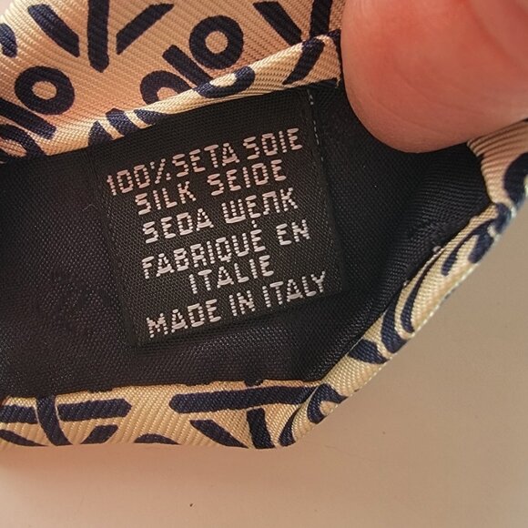 CHANEL Men's Vintage Tie 100% Silk Made in Italy ivory & navy blue COCO pattern - Picture 5 of 5